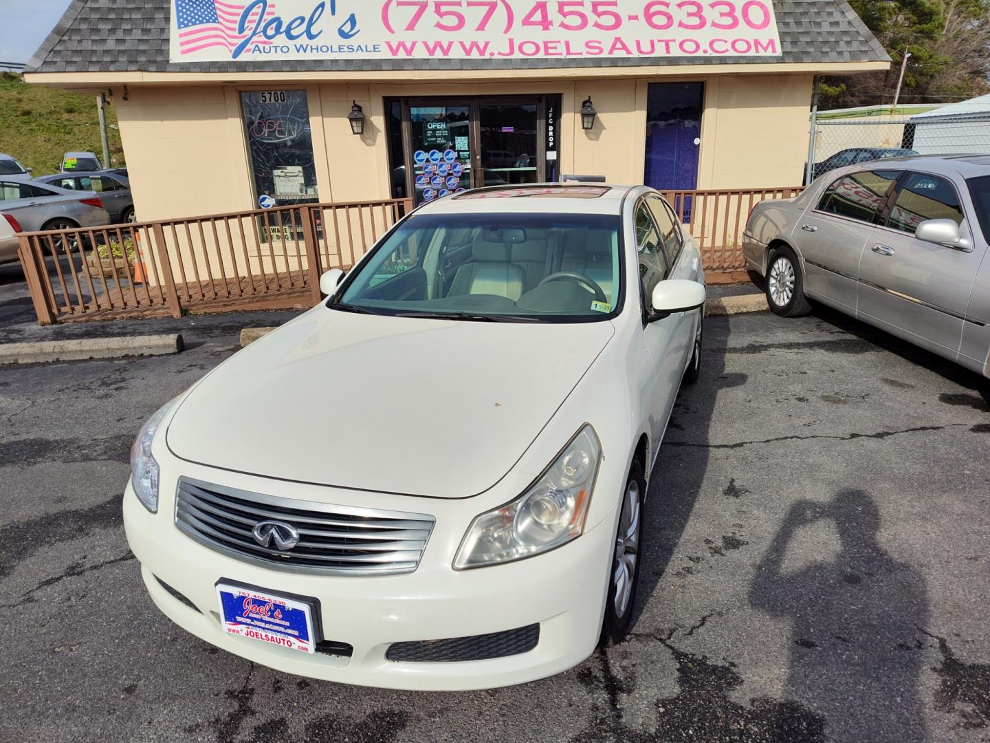 2007 WHITE Infiniti G35X (JNKBV61F57M) , Automatic transmission, located at 5700 Curlew Drive, Norfolk, VA, 23502, (757) 455-6330, 36.841885, -76.209412 - Photo#0